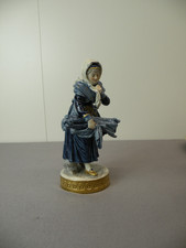 Schöne bäuerliche Figur Volkstedt, Porzellan, Goldmalerei, nummeriert