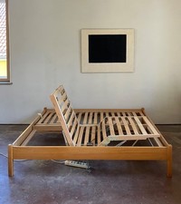 "Hamatic"-Doppelbett mit elektrisch verstellbaren Lattenrosten – sehr gepflegt.