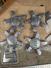 1X  Von 4 Stück   Original Audi Q7 4L   Felgendeckel  4L0601165D