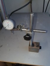 Magnet-Messstativ mit  Käfer Messuhr