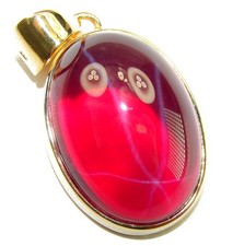 Stern Rubin Anhänger 49,5ct