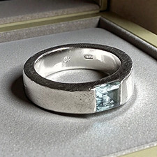 * Eleganter Damenring *