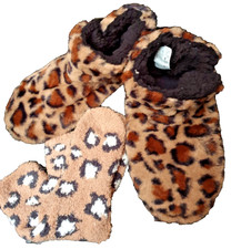 GESCHENK SOCKEN + NEU 40 41 Leo Leopard Animal Hausschuhe Hüttenschuhe Teddy