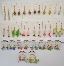 Ohrringe Handarbeit, Unikat, verspielte Blütenanhänger mit Perlen