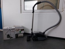 Staubsauger Grundig VCC 4750A