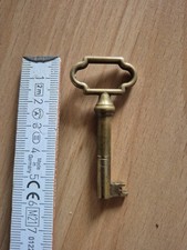 alter Schrank Möbel