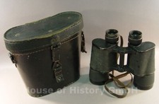 143844: Dienstglas/Fernglas mit Lederköcher , Carl Zeiss Jena, 10x50, rln+, 1944