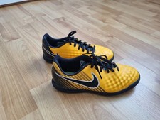 Nike * Fussballschuhe /