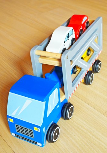 Holzspielzeug autotransporter - holzspielzeug,
