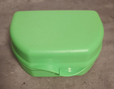 TUPPERWARE *   Snacky  Box *