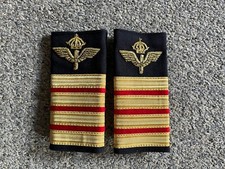 Schweden Swedish Army Abzeichen Rangschlaufen handgestickt mit Metallfaden