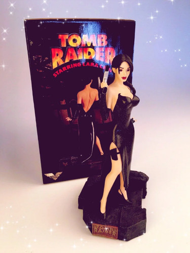2002 varner tomb raider statue - 2002,