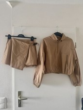 Prada Nylonanzug, Rock -