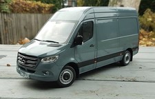 Mercedes-Benz Sprinter 2018 Blaugrau Norev 1:18 - NEUWERTIG!!