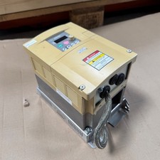 1x TOSHIBA TRANSISTOR INVERTER VFS7S-2007PY-EU + SCHAFFNER FS5179-12-99