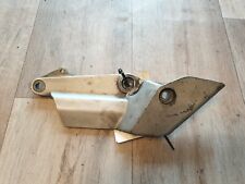 Triumph Trident 900 T300 Rastenhalter vorne rechts Rastenplatte Fussrastenhalter