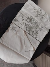 Tischdecke bestickt 12