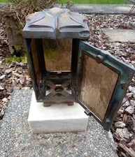 Stilvolle Grablaterne