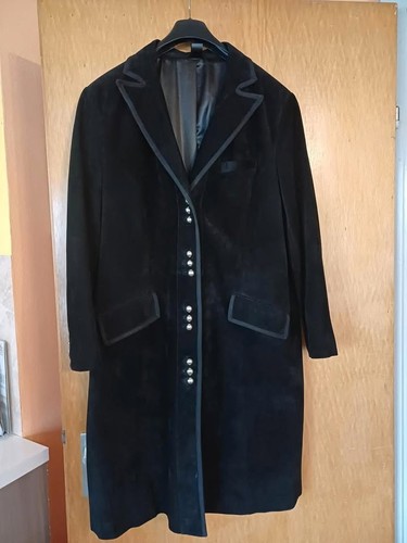 Schwarzer wildledermantel - schwarzer,