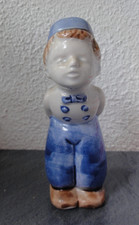 Kleine liebe Porzellanfigur Holländischer Junge mit Tulpe Vitrinenteil