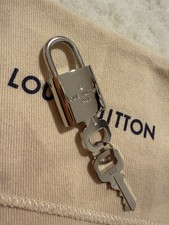 Louis Vuitton Schloss Silber