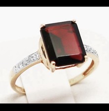 Ring 14 Karat Gold - Granat