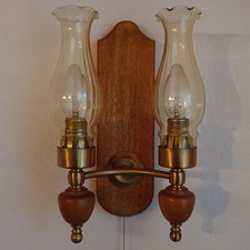 Landhaus-Stil Wandleuchte mit Zugschalter von Wortmann & Filz (Kat Nr 4.418/2)