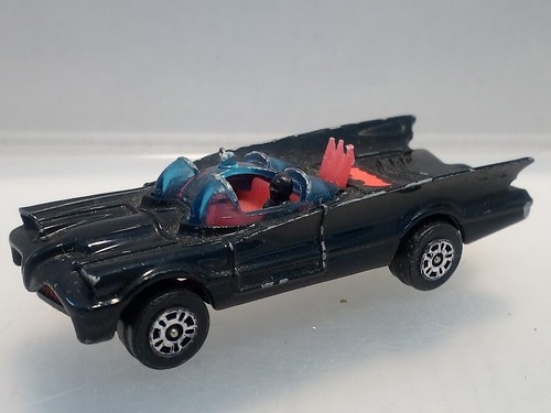 Batman batmobile comics - dc,