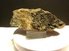 Pechblende mit Bornit und