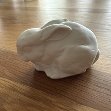 PORZELLAN FIGUR HASE - MANUFAKTUR KAISER ca. 9 cm 1. Wahl