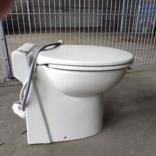 Stand-WC, Keramik, mit integrierter Schmutzwasserfäkalienpumpe