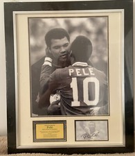 Seltenes signiertes gerahmtes Foto von Pele & Muhammad Ali Legenden - Garantiezertifikat
