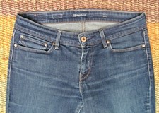 Neu: LEVI'S 28 Demi Curve