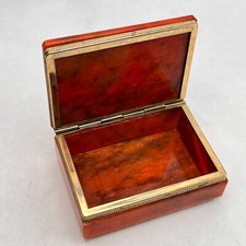 Italienische Schmuckdose aus Alabaster – handgeschnitzt, mit Messingrahmen