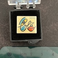 1 AIDA Pin 2010 Orig  für den