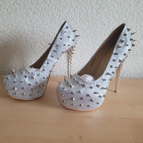 Extravagante high heels mit - high,