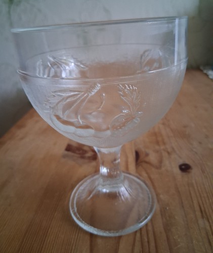Schale mit fuß glas d - -,