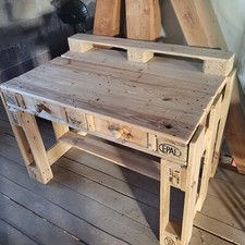 Schreibtisch