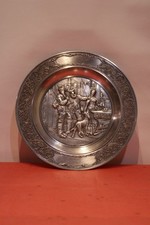 Zinn Wandteller, Creation