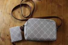 kleine Handtasche mit
