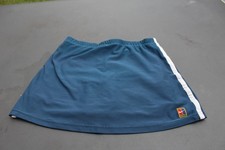 Nike Tennisrock als 2-in-1-Short für Damen, Größe 36, Topzustand