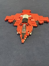 Custom LEGO Raumschiff rot aus