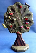 Großer Vogelbeerbaum mit