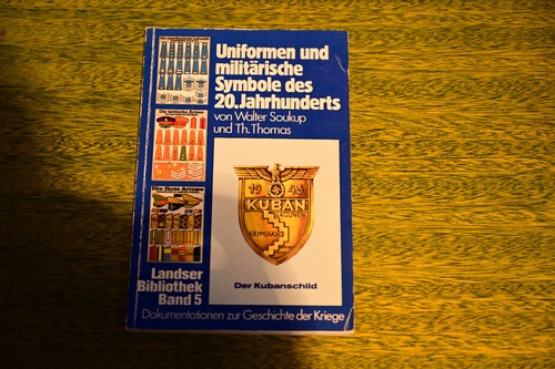 Uniformen und militärische