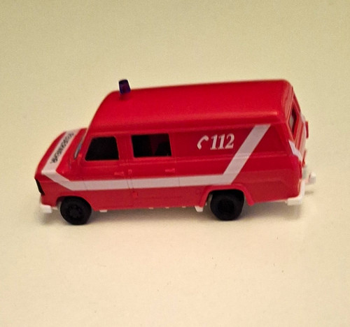 Rot einsatzwagen mit - rot,