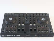 Native Instruments Traktor Kontrol S4 MK1 + 1 Jahr Gewährleistung