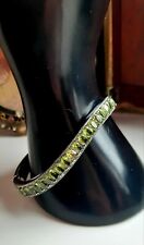 Armreif aus Edelstahl mit Peridot°.