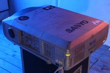 *Sanyo PLC-XF45*Beamer