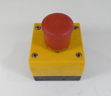Klöckner Möller 3R-4X-12-13 Aufbaugehäuse Not-Aus Schalter | 66,5 x 58,5 mm