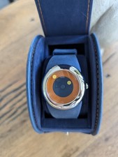 SWISS WATCH Designuhr aus Stahl mit automatischem Mechanismus, Kautschukarmband